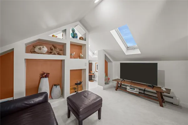 $4,000 | 25 Peckham Avenue, Newport, RI 02840