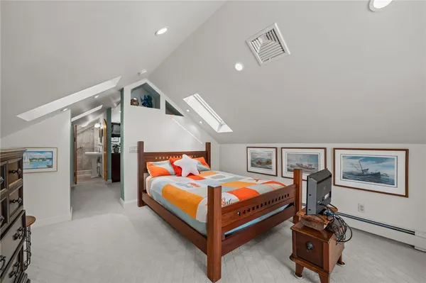 $4,000 | 25 Peckham Avenue, Newport, RI 02840