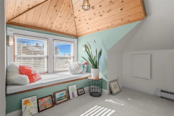 $4,000 | 25 Peckham Avenue, Newport, RI 02840