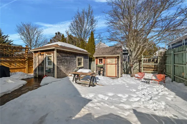 $4,000 | 25 Peckham Avenue, Newport, RI 02840