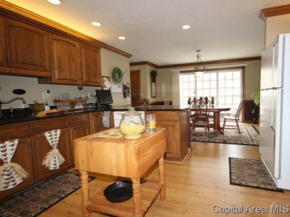 6400 Willow Springs Road Springfield, IL 62712 - Photo 6 of 24