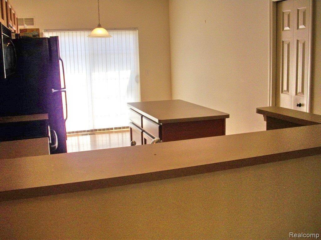 1417 Raliegh Place, Unit 97 Troy, MI 48084 - Photo 8 of 18 Kitchen