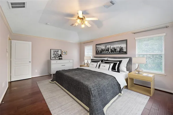 $3,000 | 2626 Couch Street, Houston, TX 77008