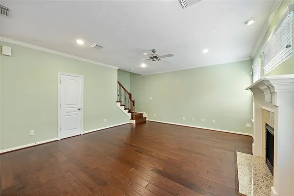 $3,000 | 2626 Couch Street, Houston, TX 77008