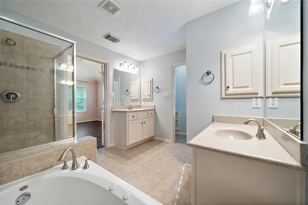 $3,000 | 2626 Couch Street, Houston, TX 77008