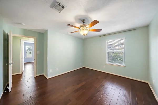 $3,000 | 2626 Couch Street, Houston, TX 77008