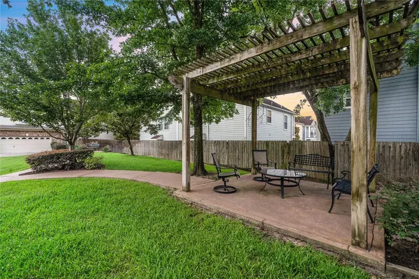 $3,000 | 2626 Couch Street, Houston, TX 77008