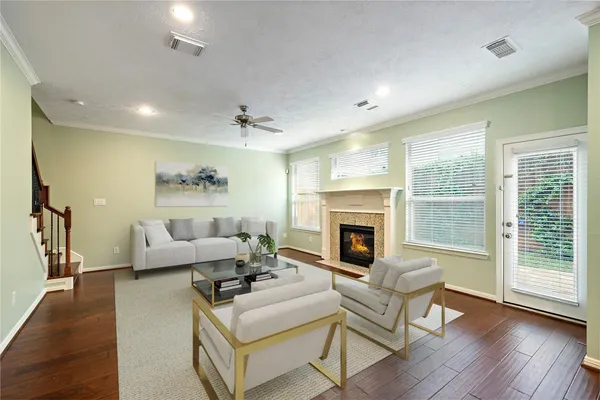 $3,000 | 2626 Couch Street, Houston, TX 77008