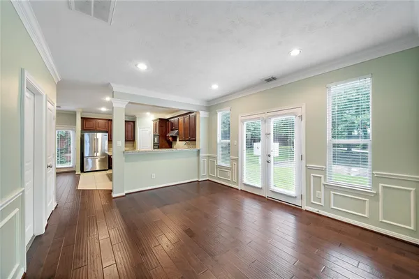 $3,000 | 2626 Couch Street, Houston, TX 77008