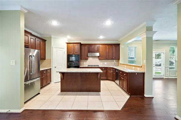 $3,000 | 2626 Couch Street, Houston, TX 77008