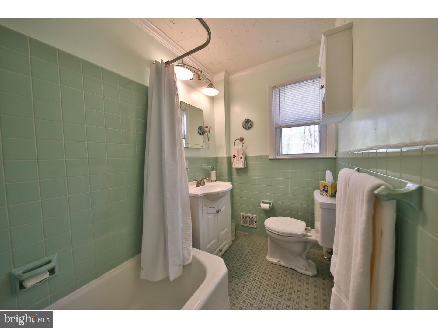 771 Red Oak Terrace Wayne, PA 19087 - Photo 16 of 25 Bathroom