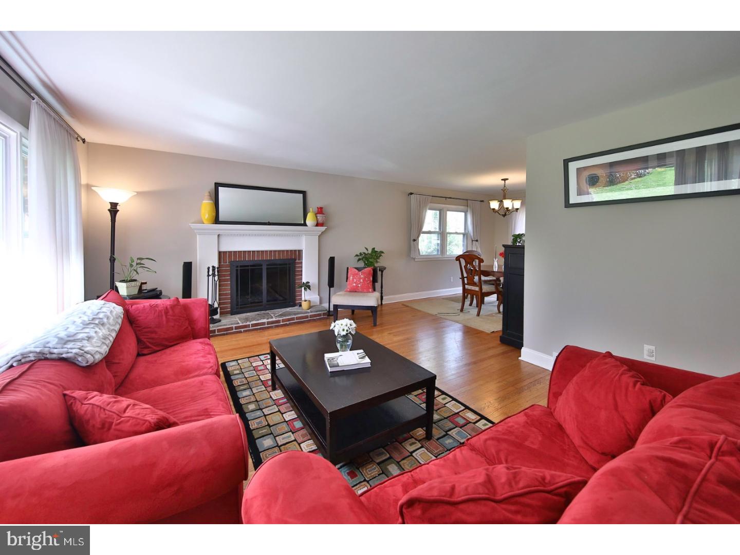 771 Red Oak Terrace Wayne, PA 19087 - Photo 6 of 25 Living Room