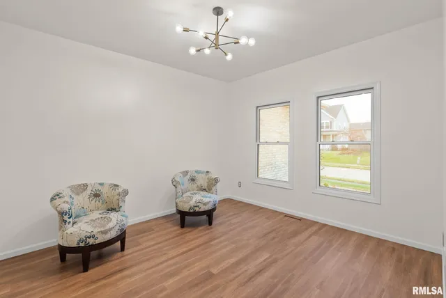 $489,900 | 1600 East 5th Street, Coal Valley, IL 61240