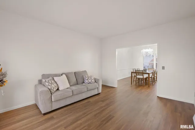 $489,900 | 1600 East 5th Street, Coal Valley, IL 61240