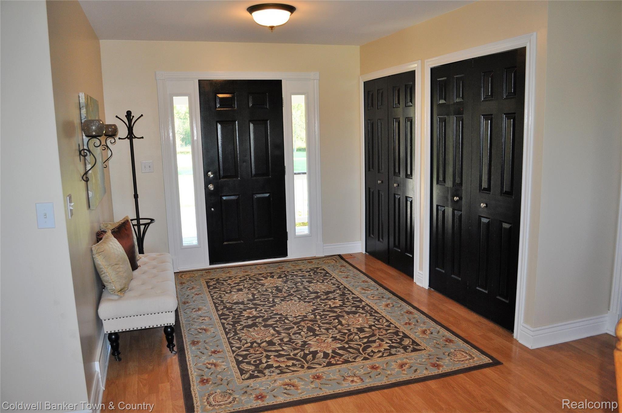 9461 Crofoot Road Fowlerville, MI 48836 - Photo 5 of 53 DSC_0232.jpg