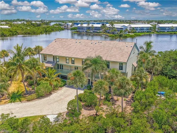 $550,000 | 16600 Bocilla Island Club Drive, Unit 35, Bokeelia, FL 33922