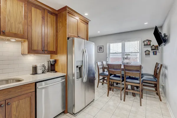 $219,900 | 4209 Kolze Avenue, Unit 2S, Schiller Park, IL 60176