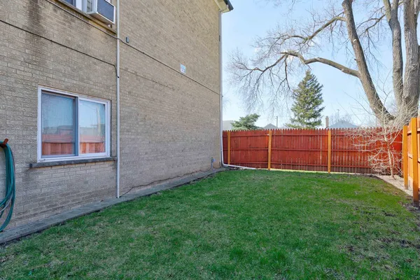 $219,900 | 4209 Kolze Avenue, Unit 2S, Schiller Park, IL 60176