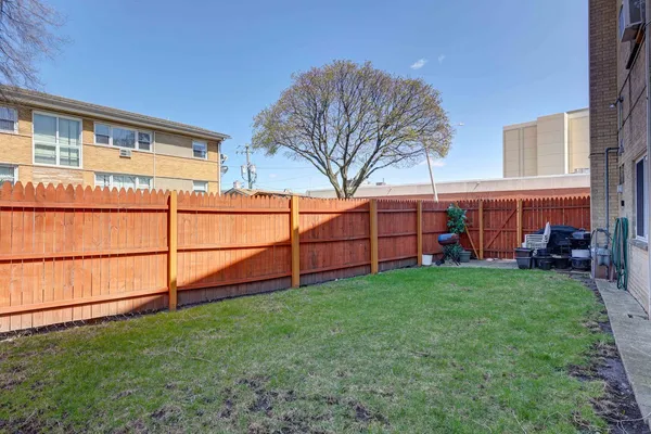 $219,900 | 4209 Kolze Avenue, Unit 2S, Schiller Park, IL 60176