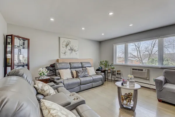 $219,900 | 4209 Kolze Avenue, Unit 2S, Schiller Park, IL 60176