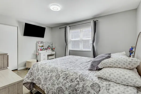 $219,900 | 4209 Kolze Avenue, Unit 2S, Schiller Park, IL 60176