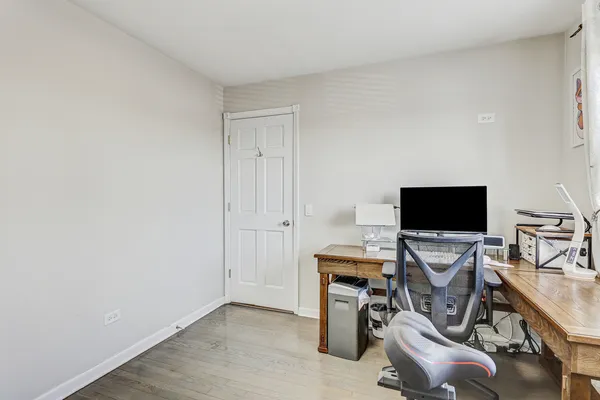 $219,900 | 4209 Kolze Avenue, Unit 2S, Schiller Park, IL 60176