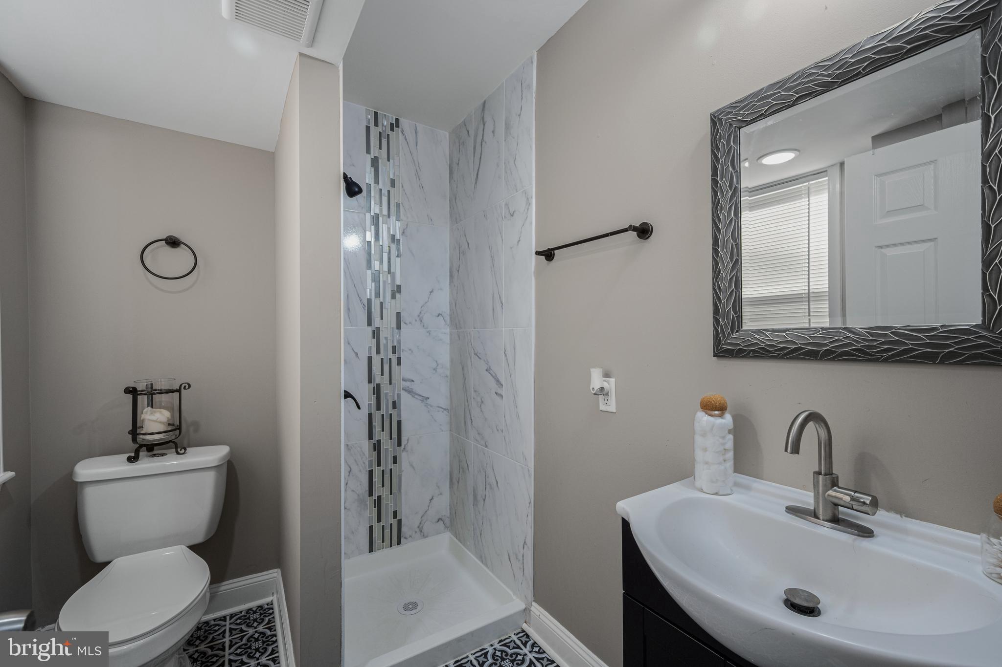 6303 Moyer Avenue Baltimore, MD 21206 - Photo 26 of 52 Primary Bath