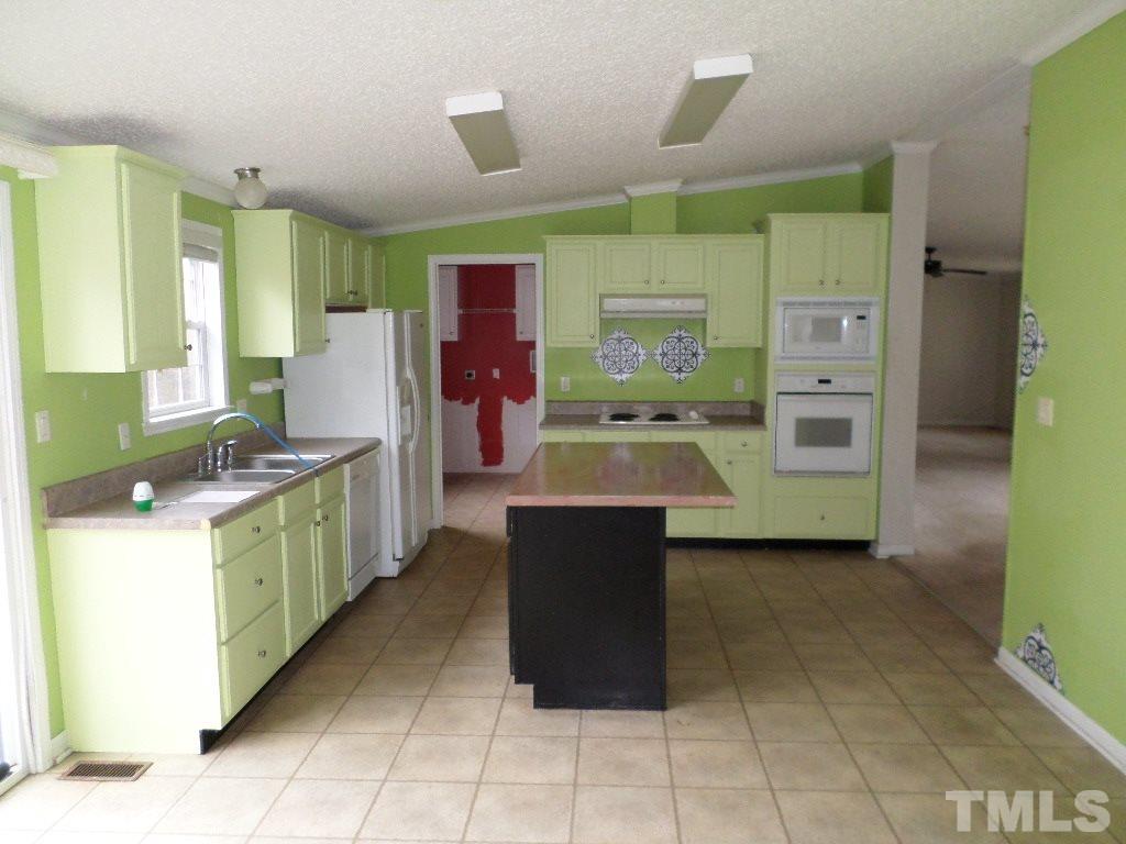 2198 Meadow Ridge Road Burlington, NC 27217 - Photo 7 of 24 Gallery Image 7