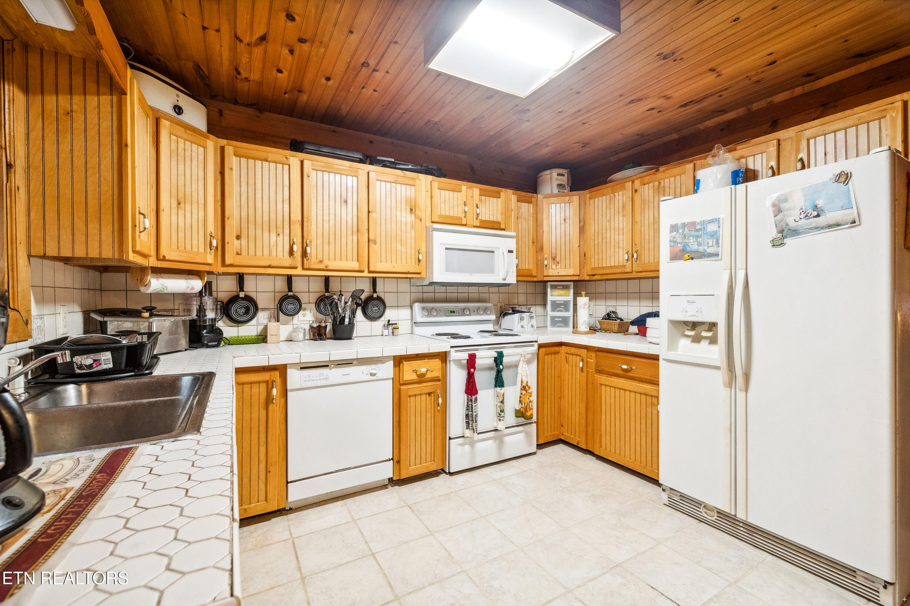 930 Wilderness Trail Oneida, TN 37841 - Photo 10 of 31 Positive Perceptions-10