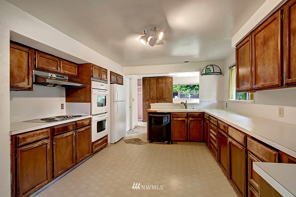 10210 Northeast 189th Street Bothell, WA 98011 - Photo 9 of 18 Gallery Image 9