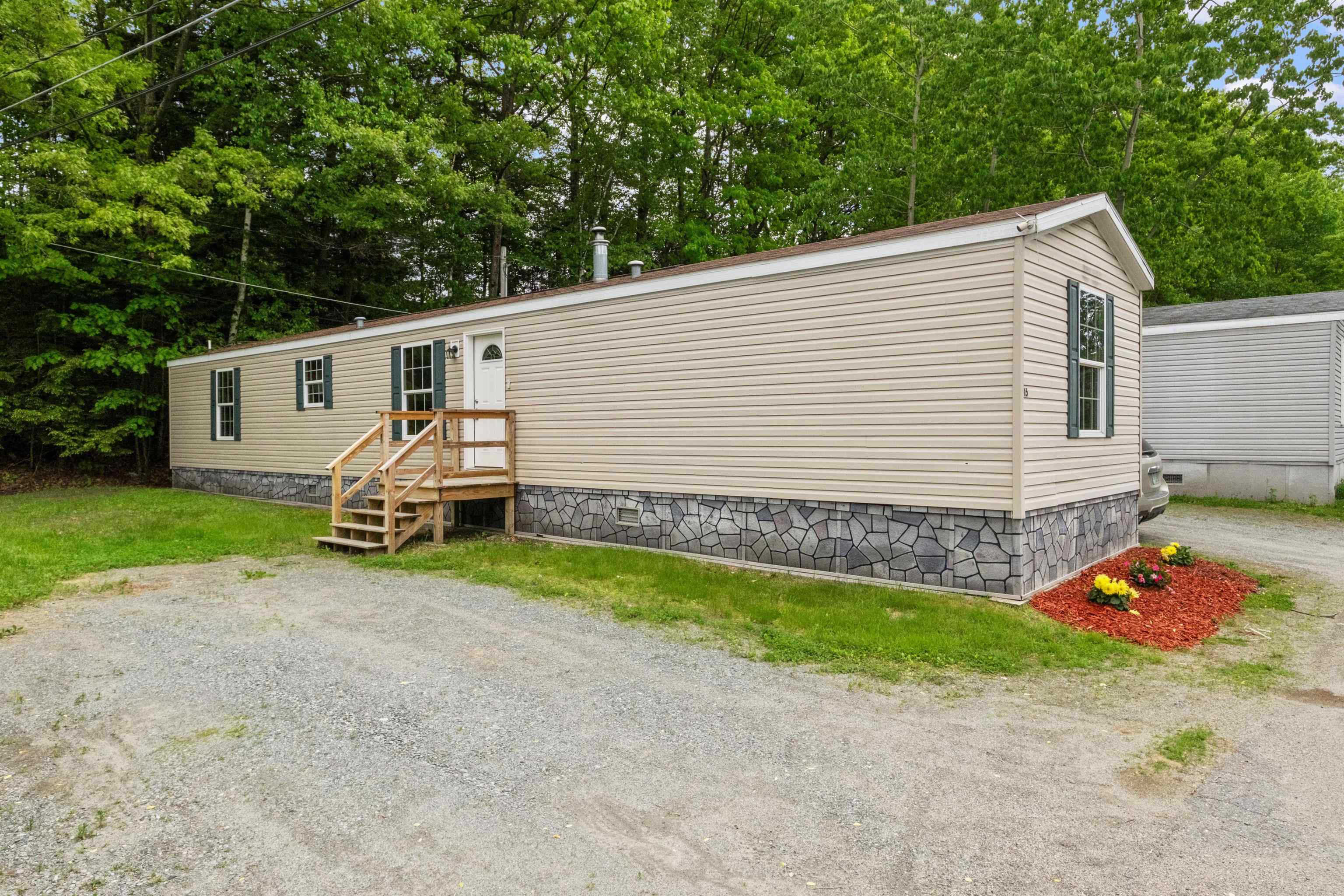 15 Trailer Park Road Haverhill, NH 03785 - Photo 2 of 37