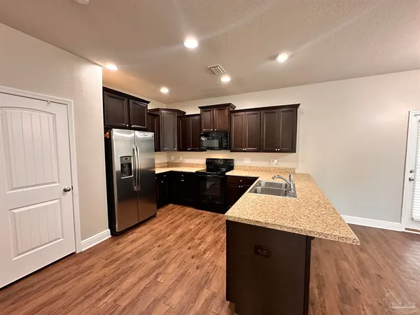 $2,600 | 8600 Bucklebury Drive, Pensacola, FL 32507