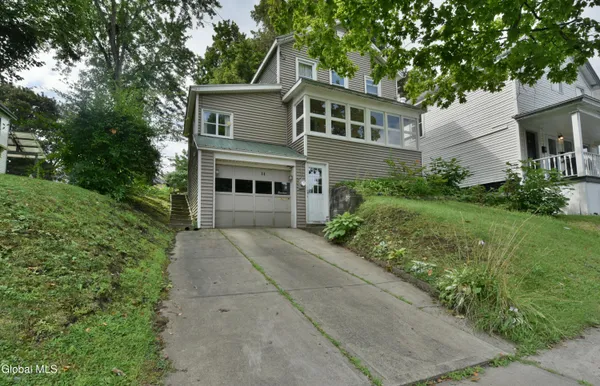 $149,900 | 14 East Clinton Street, Johnstown, NY 12095