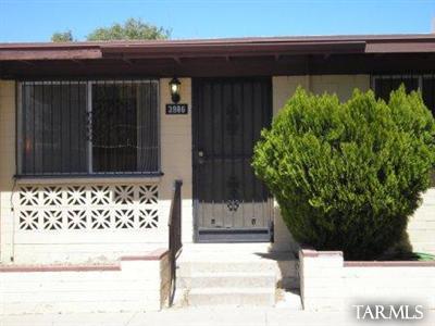 3986 North Pomona Road Tucson, AZ 85705 - Photo 2 of 13 a front view of a house
