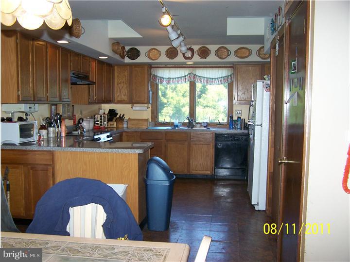 12 Nice Road Thornton, PA 19373 - Photo 11 of 16 Kitchen
