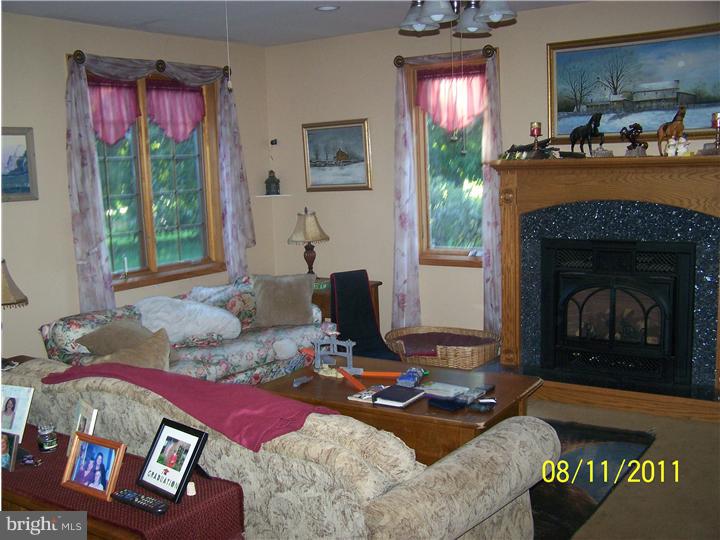 12 Nice Road Thornton, PA 19373 - Photo 13 of 16 Family Room