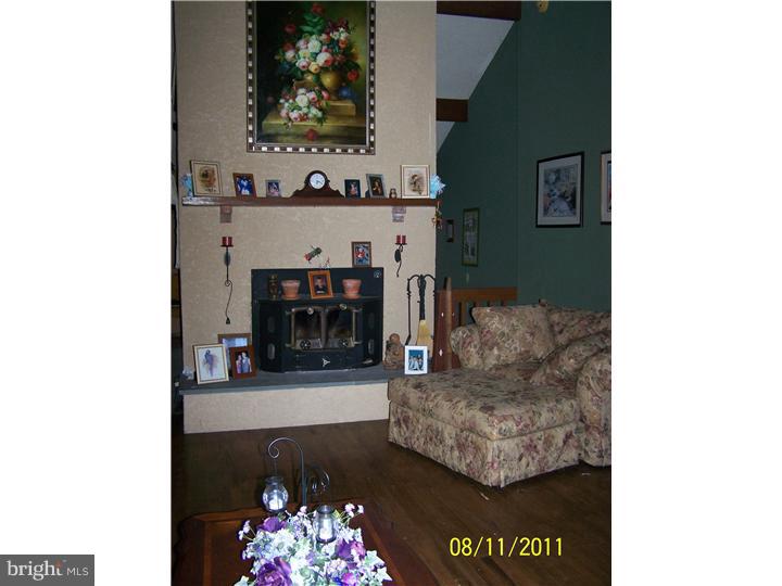 12 Nice Road Thornton, PA 19373 - Photo 7 of 16 Living Room