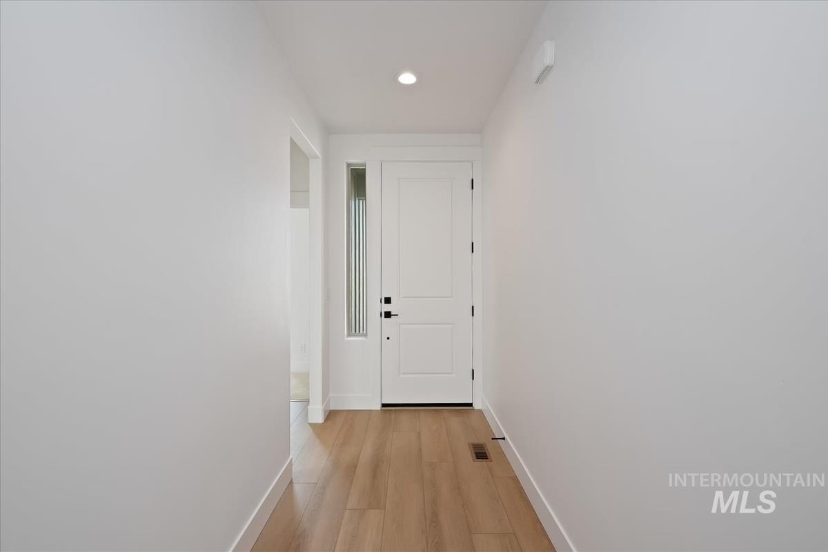 4401 Tropic Way Caldwell, ID 83607 - Photo 2 of 30
