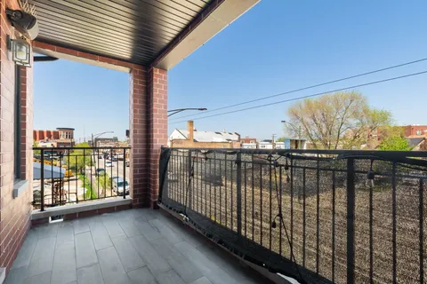 $575,000 | 3140 North Elston Avenue, Unit 2N, Chicago, IL 60618