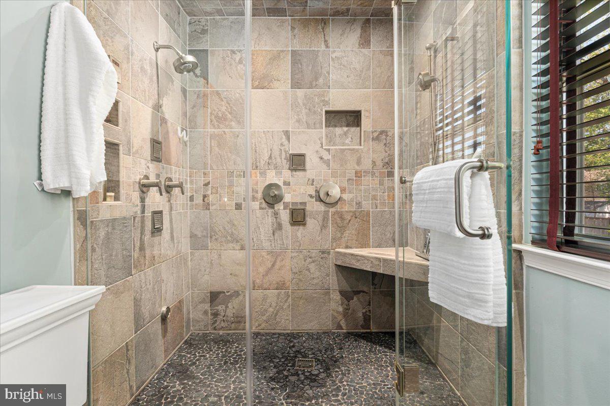 5515 Dunsmore Road Alexandria, VA 22315 - Photo 22 of 40 Gallery Image 22