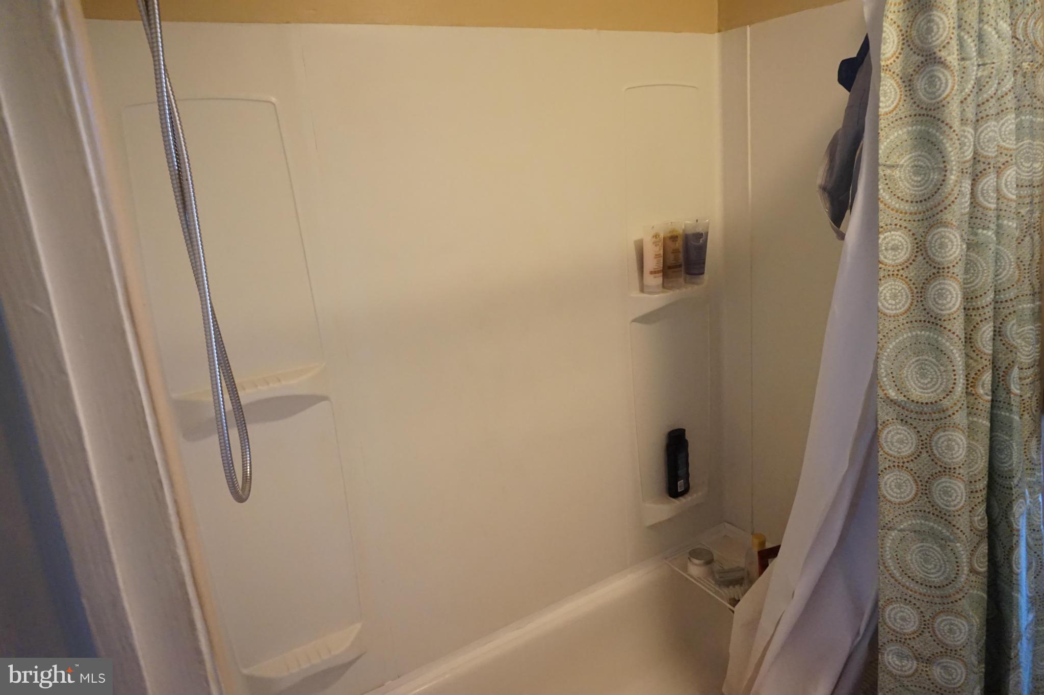 6807 Dunbar Road Baltimore, MD 21222 - Photo 25 of 30 Bath