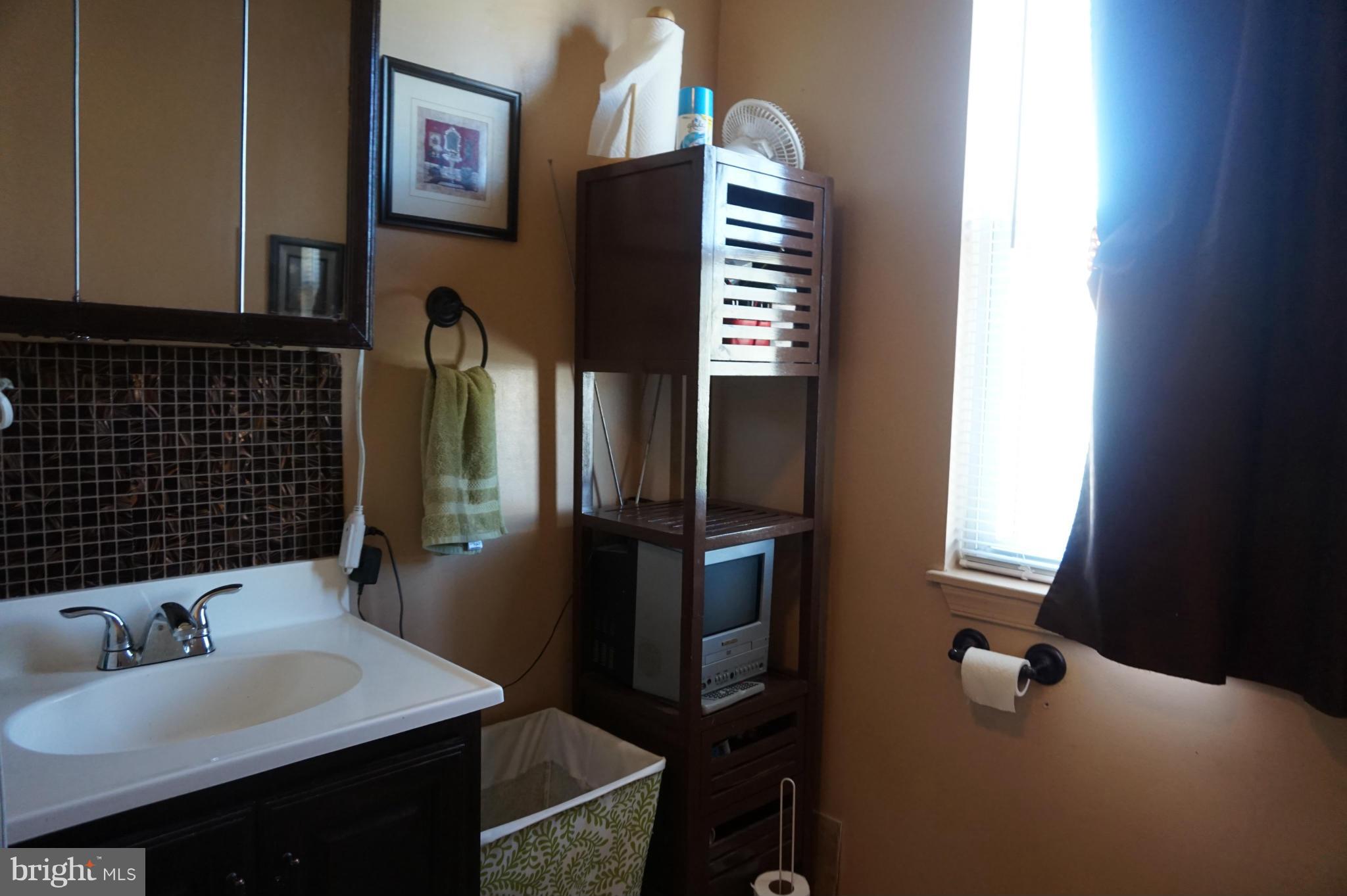 6807 Dunbar Road Baltimore, MD 21222 - Photo 26 of 30 Bath