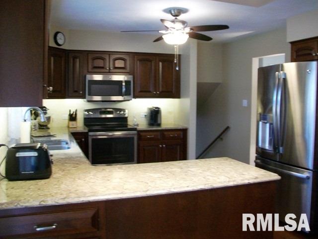 230 Harvester Road Canton, IL 61520 - Photo 11 of 35 Gallery Image 11