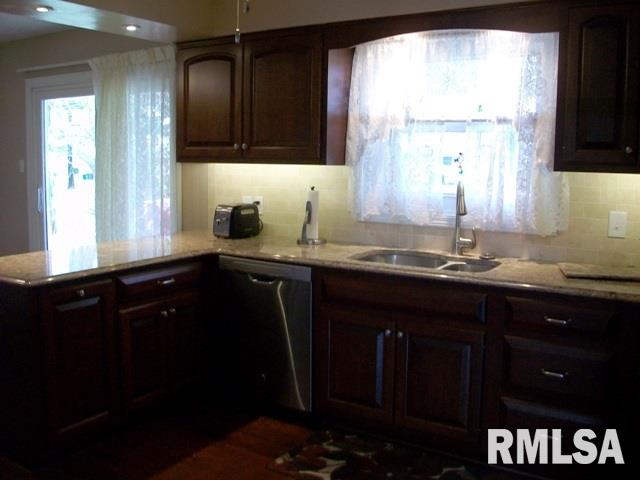 230 Harvester Road Canton, IL 61520 - Photo 6 of 35 Gallery Image 6