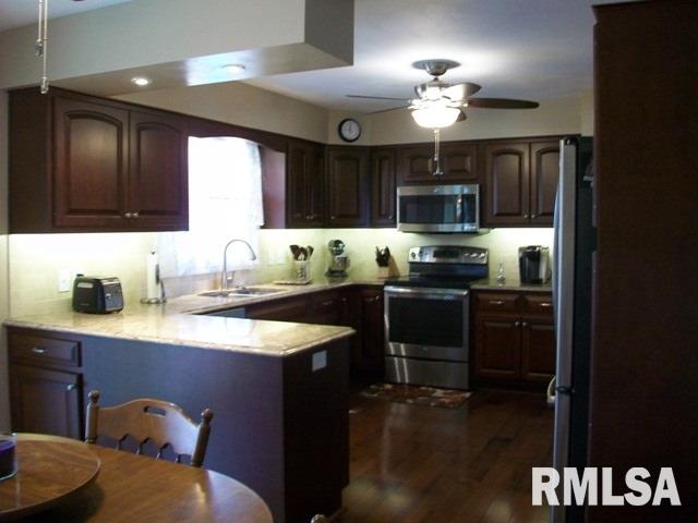 230 Harvester Road Canton, IL 61520 - Photo 9 of 35 Gallery Image 9