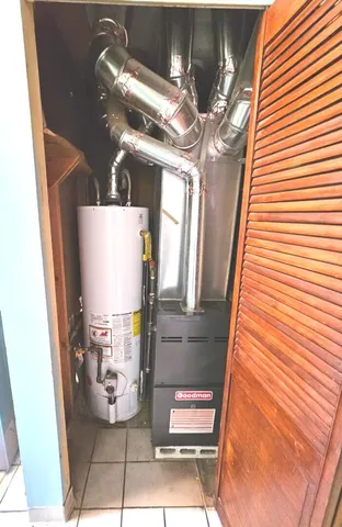 a view of entryway and hall