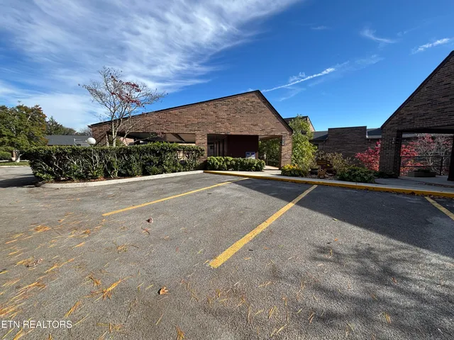 $315,000 | 6208 Mountain Park Drive, Unit 8, Knoxville, TN 37918