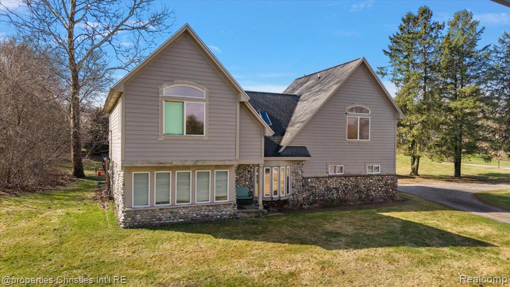 5863 Clarkston Road Clarkston, MI 48348 - Photo 4 of 43 Gallery Image 4