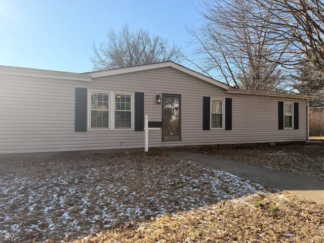 $215,000 | 45 Center Street, Williamsport, IN 47993