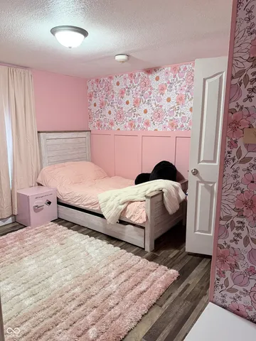 $215,000 | 45 Center Street, Williamsport, IN 47993